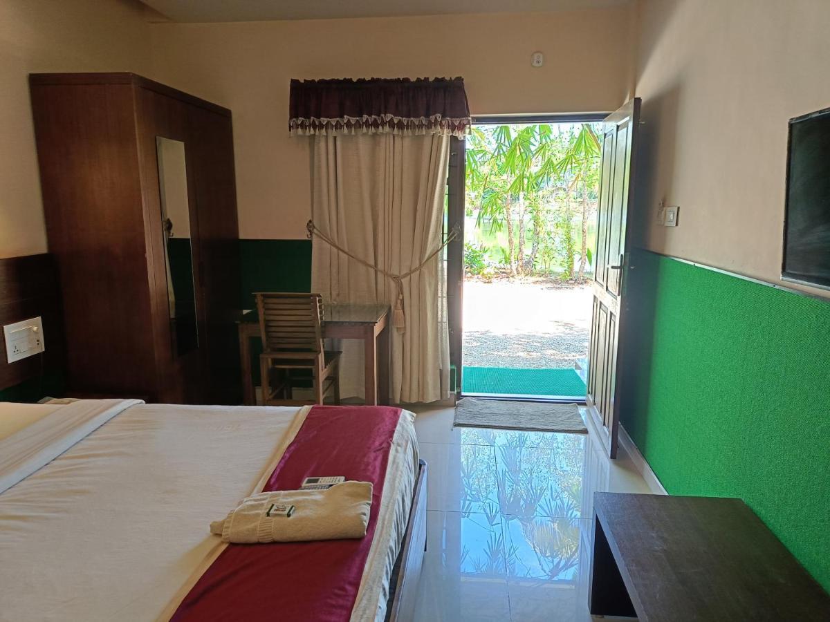 Global Backwater Resort Kollam Exterior photo